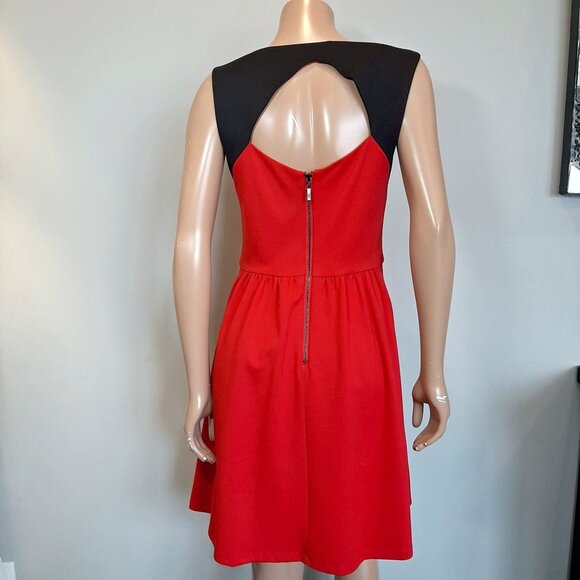 JESSICA SIMPSON Fit & Flare Color Block Cut Out Dress - Picture 3 of 12